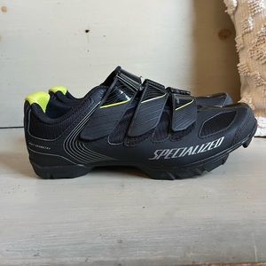Women’s clip-in, cycling shoes, size 40 or US 9.